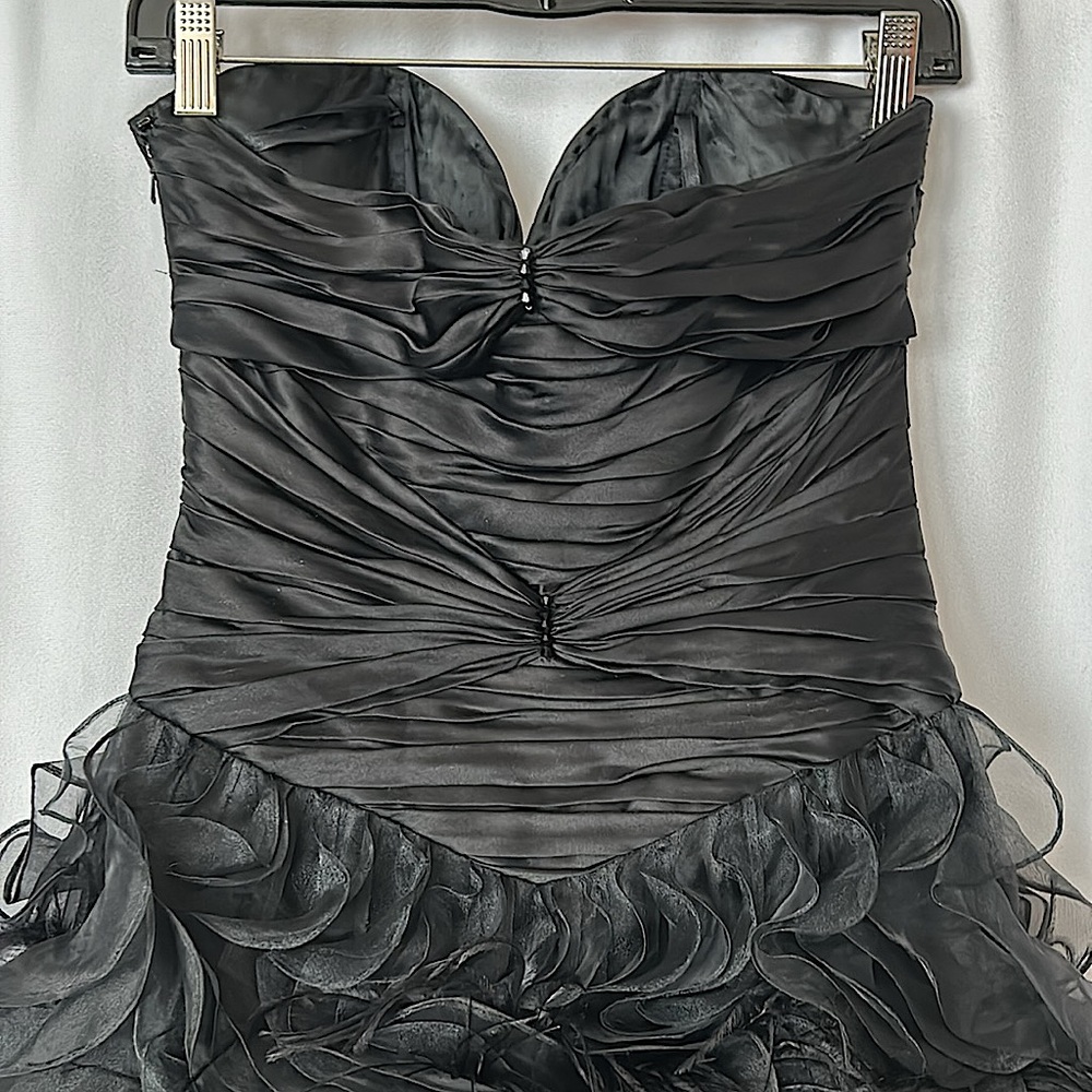 Ysa Makino NWT STUNNING Vintage Black Silk Feathered Strapless Dress **Size 8** - Picture 5 of 7